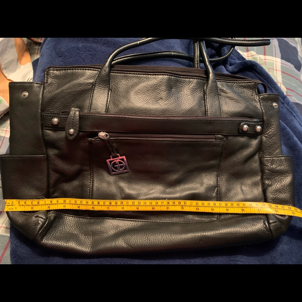 Leather tote bag.
